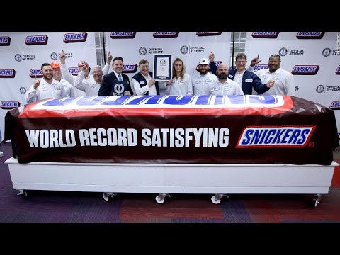4,700 Pound Snickers Bar Is The World’s Largest
