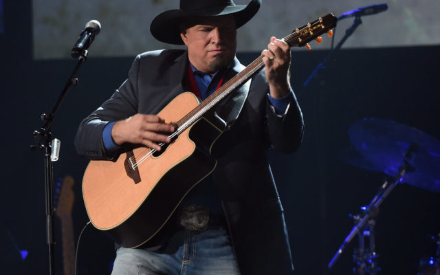 Garth Brooks Removes Himself From The ‘CMA’ Entertainer of the Year Category