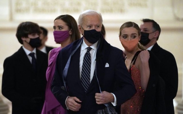 Biden To Require Mask Use To Travel