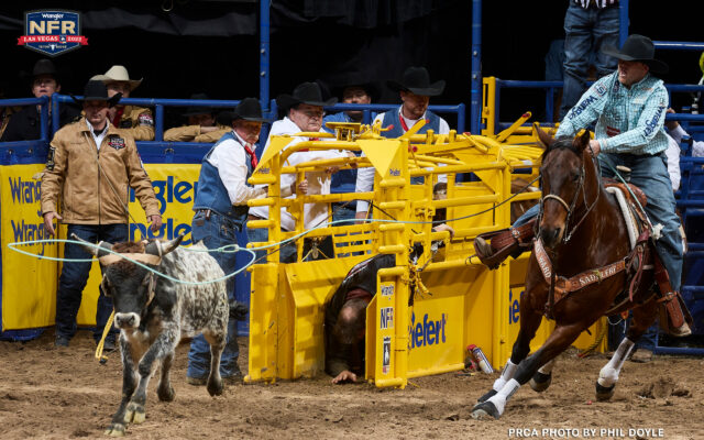 Team ropers Tyler Wade & Trey Yates win Round 7 at the NFR